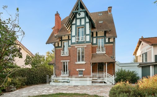 House in Saint-Cloud, Ile-de-France, France 1
