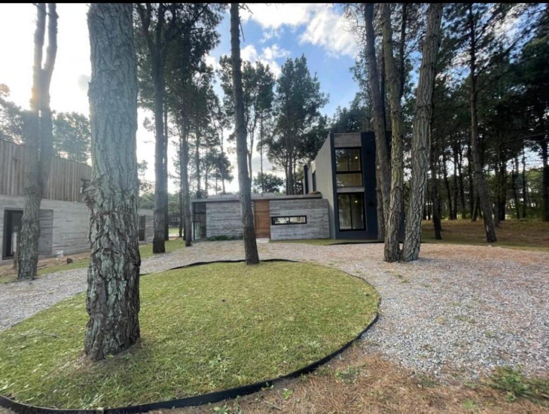 House in Pinamar, Buenos Aires Province, Argentina 5 - 18980897