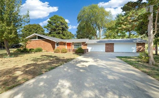 House in Prairie Grove, Arkansas, United States 1