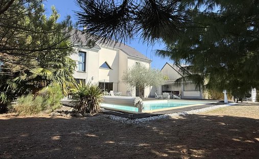 House in Saint-Julien-les-Villas, Grand Est, France 1