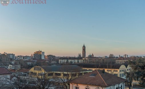 Penthouse in Centro Storico, Monza, Lombardy 1