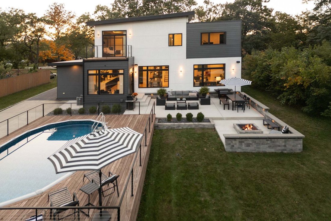 House in Hickory Hills, Illinois, United States 3 - 18979120