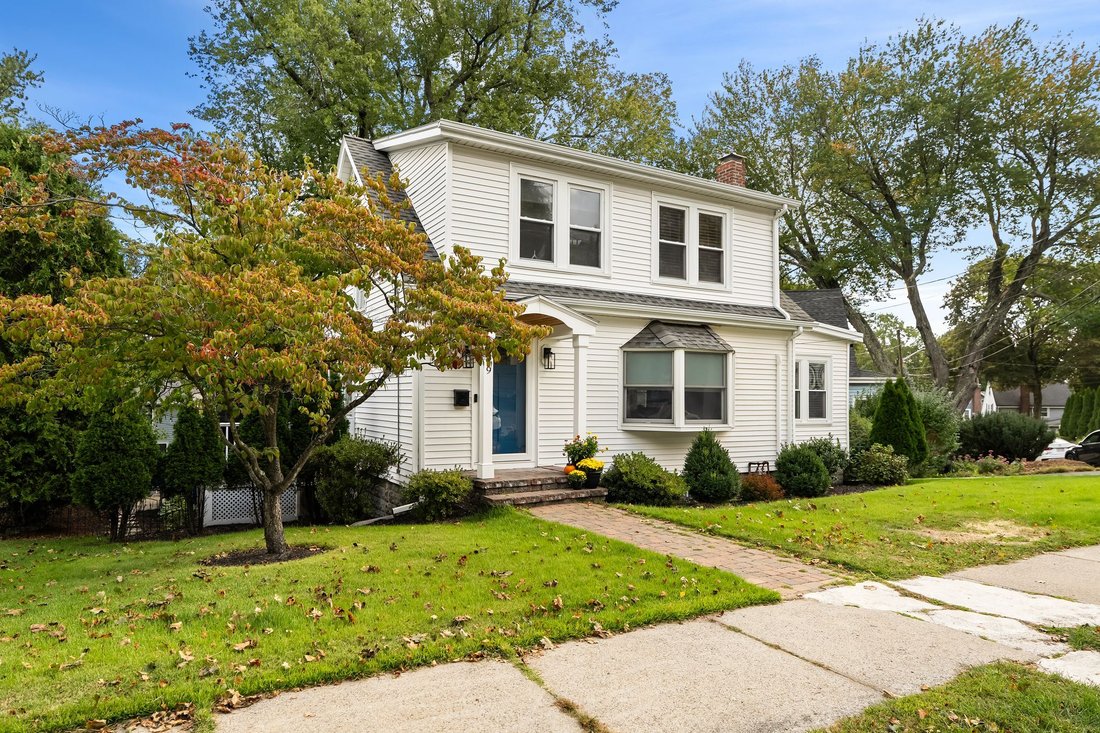 House in Medford, Massachusetts, United States 3 - 18967764