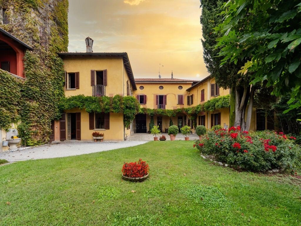 Villa in Brongio, Lombardy, Italy 3 - 18976305