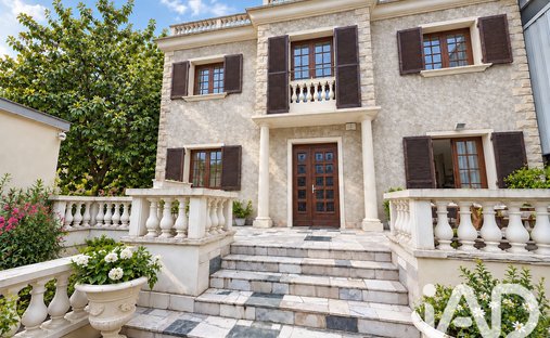 House in Centre Ville, Aubervilliers, France 1