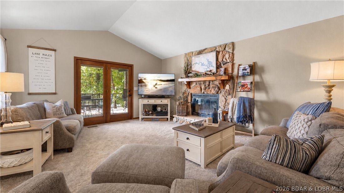 House in Versailles, Missouri, United States 5 - 18969706