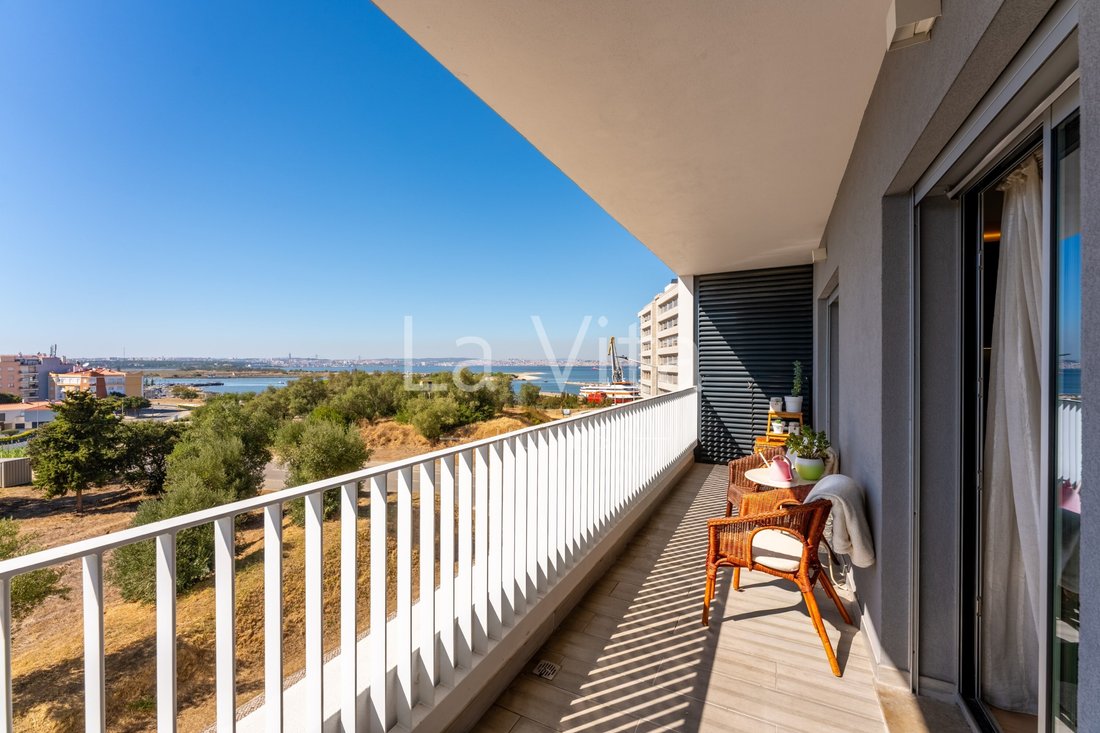 Apartment in Seixal, Arrentela e Aldeia de Paio Pires, Setubal, Portugal 1 - 18976585