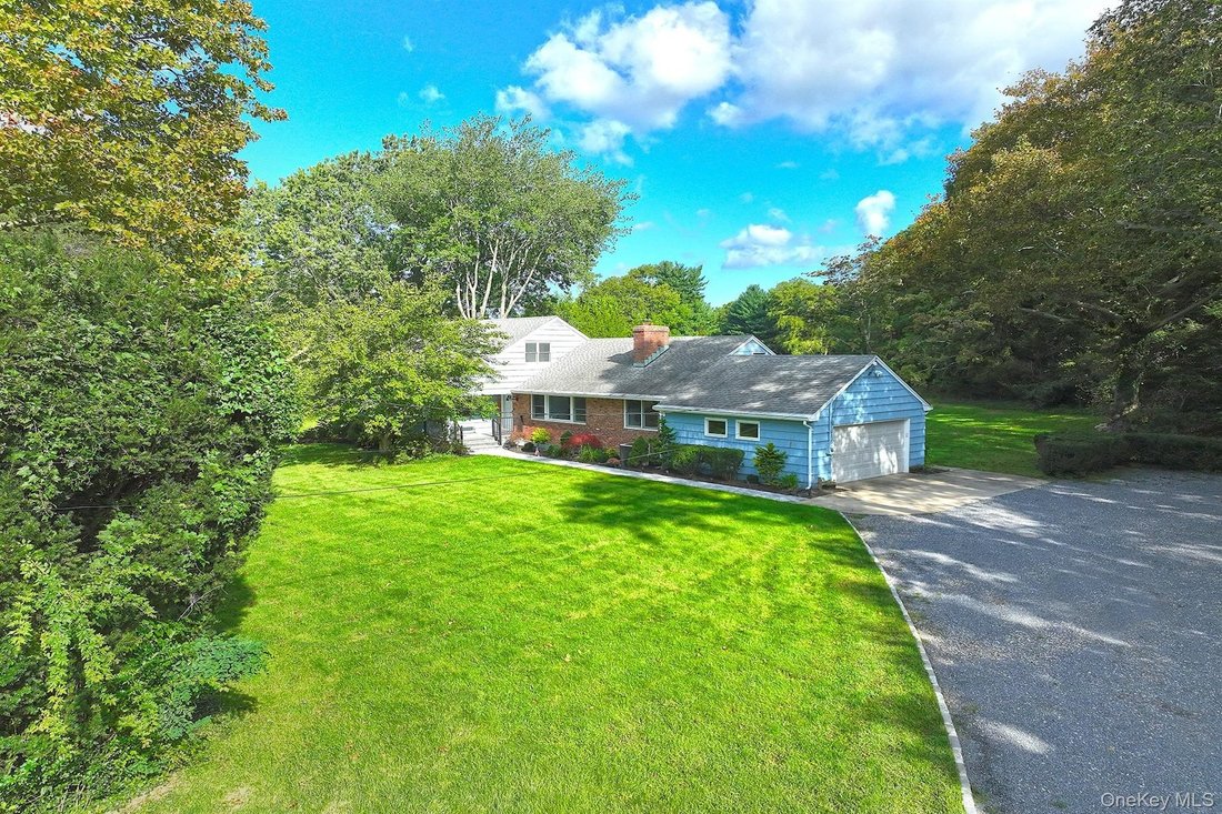 House in Syosset, New York, United States 2 - 18972597
