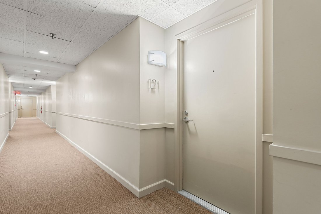 Condo in Arlington, Massachusetts, United States 2 - 18974451