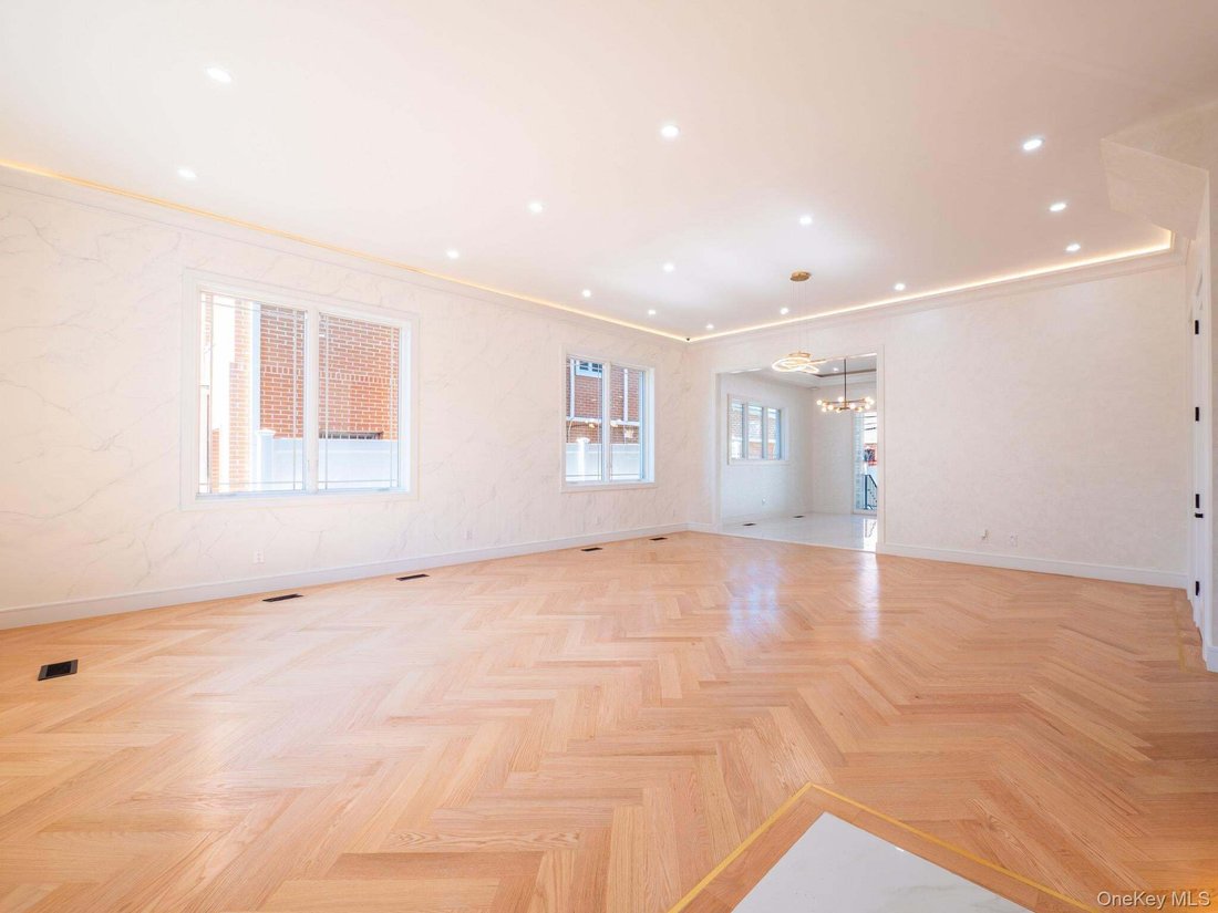 House in New York, New York, United States 4 - 18320792