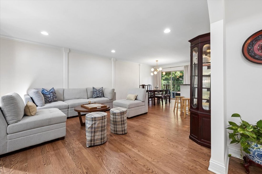 House in Wilmette, Illinois, United States 5 - 18975026