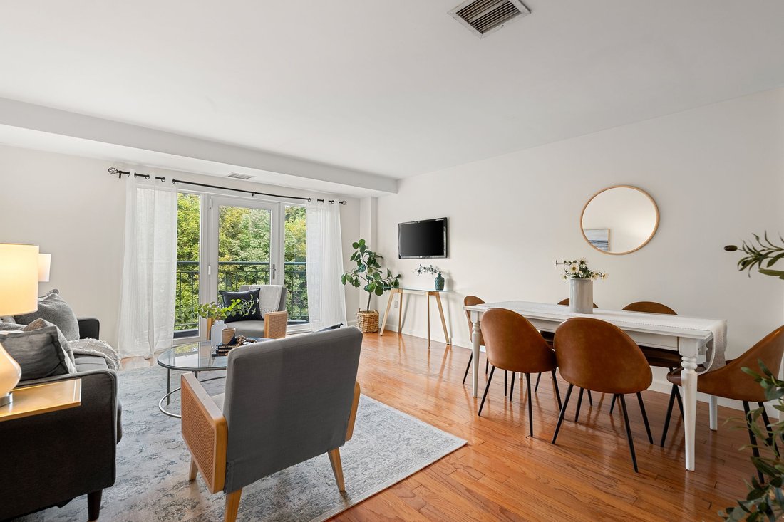 Condo in Arlington, Massachusetts, United States 5 - 18974437