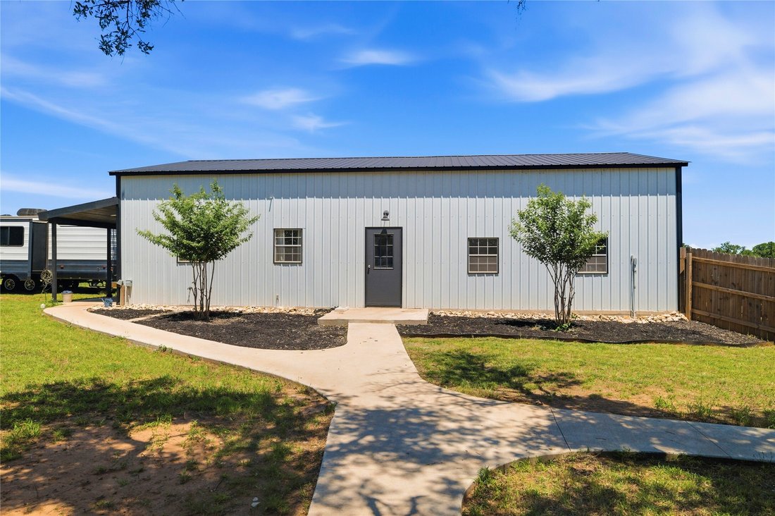 House in Weatherford, Texas, United States 3 - 18082579