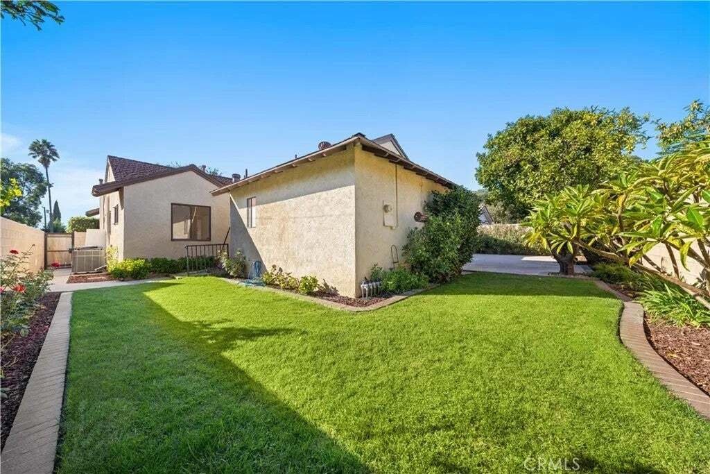 Condo in Fullerton, California, United States 5 - 18970607