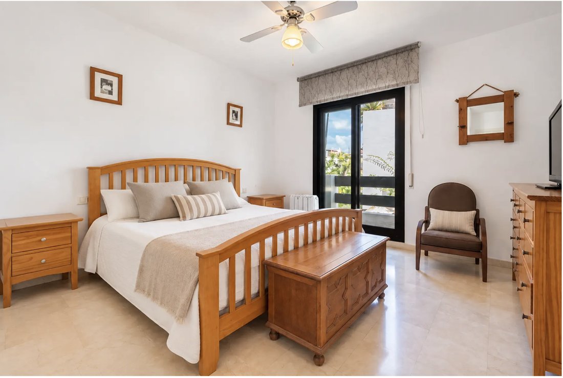 Townhouse in San Pedro de Alcantara, Andalusia, Spain 5 - 18979546