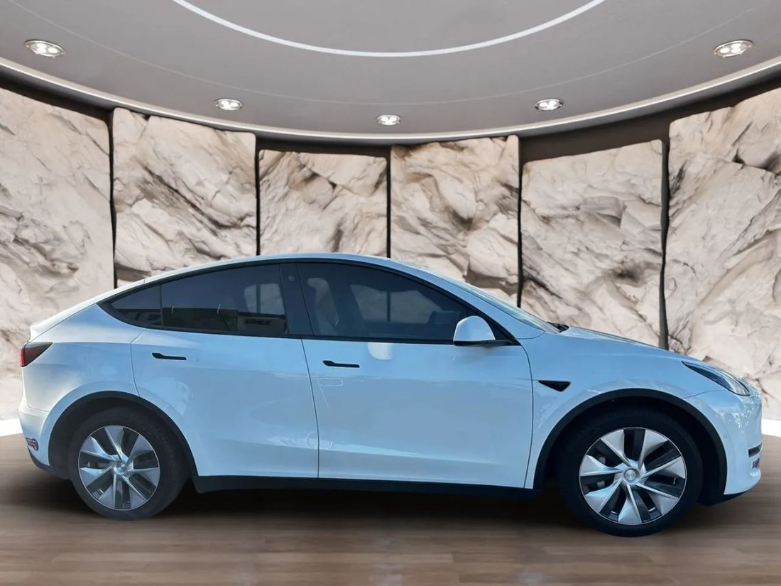 Suv in Ontario, CA, United States 4 - 18972107