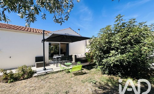 House in Saint Maurice-Fetilly, La Rochelle, France 1