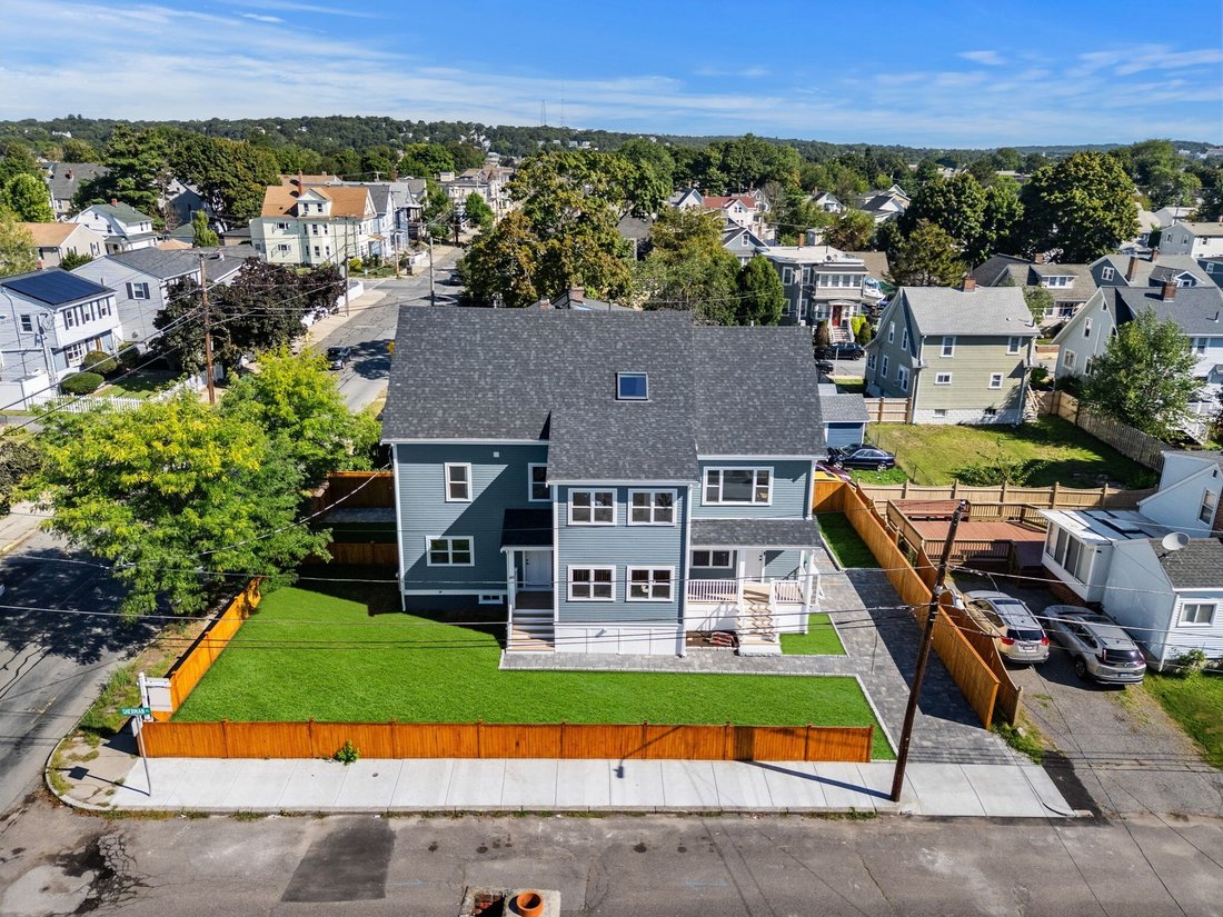 House in Medford, Massachusetts, United States 2 - 18973195