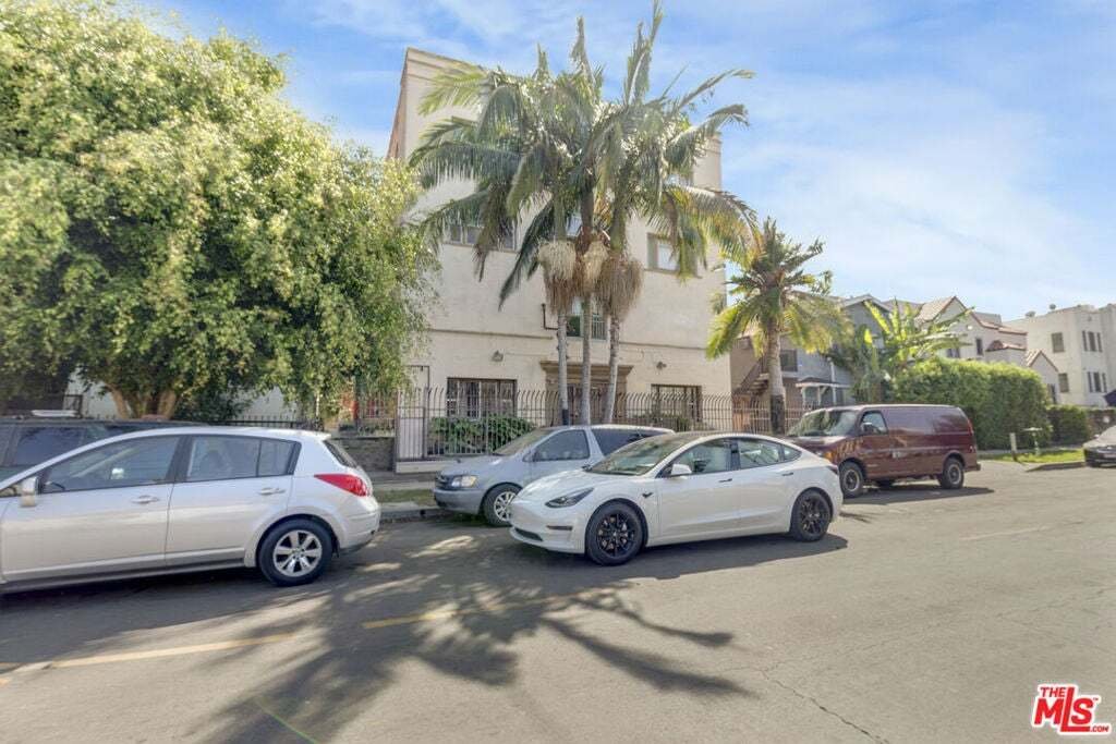Los Angeles, California, United States 5 - 18973456