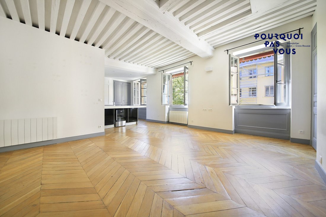 Apartment in Champvert-Point du Jour-Saint Irénée, Lyon 5e Arrondissement, Lyon 2 - 18978712