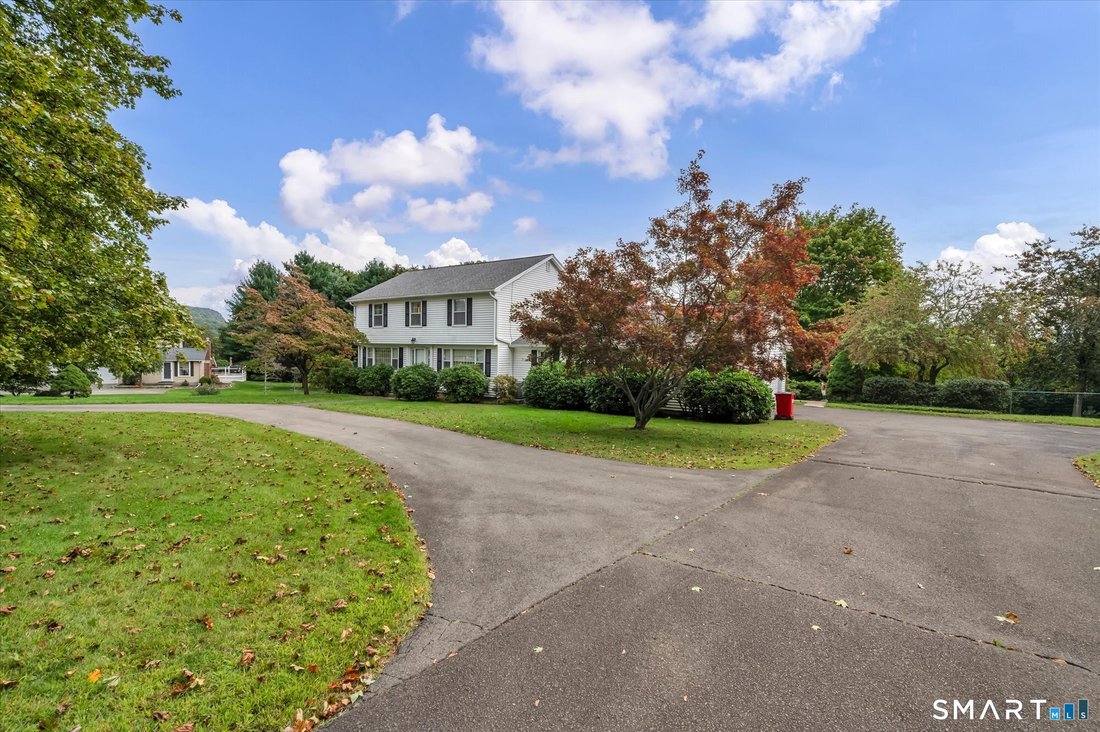 House in Meriden, Connecticut, United States 2 - 18977820