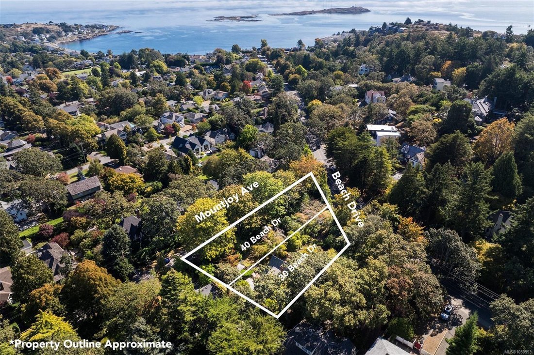 House in Oak Bay, British Columbia, Canada 2 - 18972860