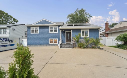 House in East Meadow, New York, United States 1