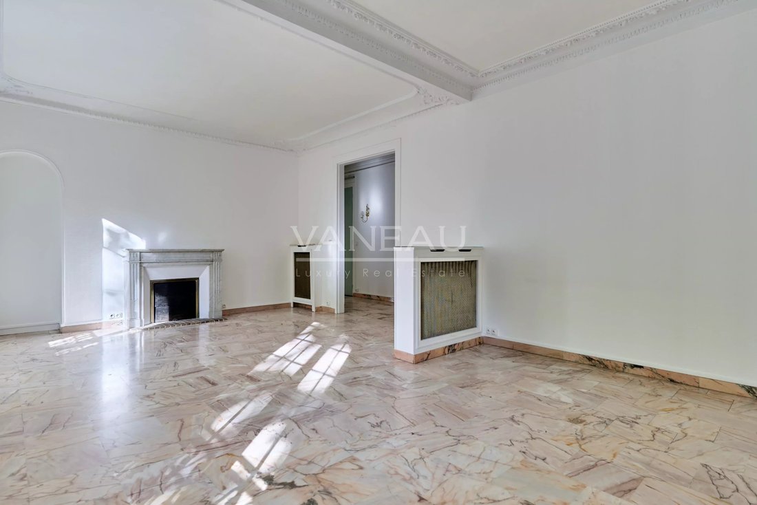 Apartment in Bois de Boulogne, Paris 16e Arrondissement, Paris 2 - 18965168