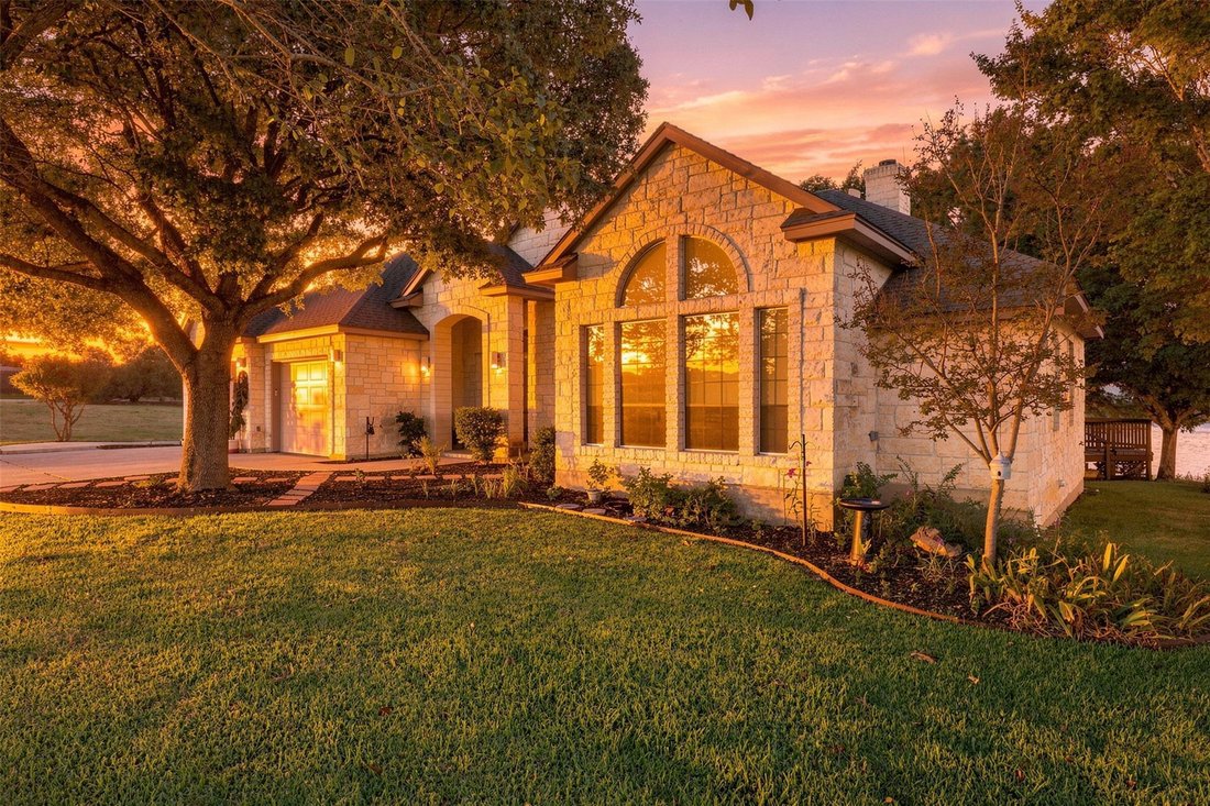 House in Marble Falls, Texas, United States 1 - 18969574