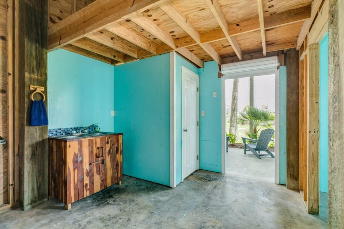 House in Galveston, Texas, United States 4 - 18980473