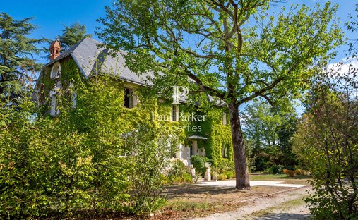 Villa in Centre Ville, Nantes, France 1