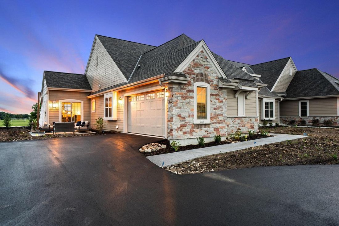 Condo in Okauchee Lake, Wisconsin, United States 1 - 18976088