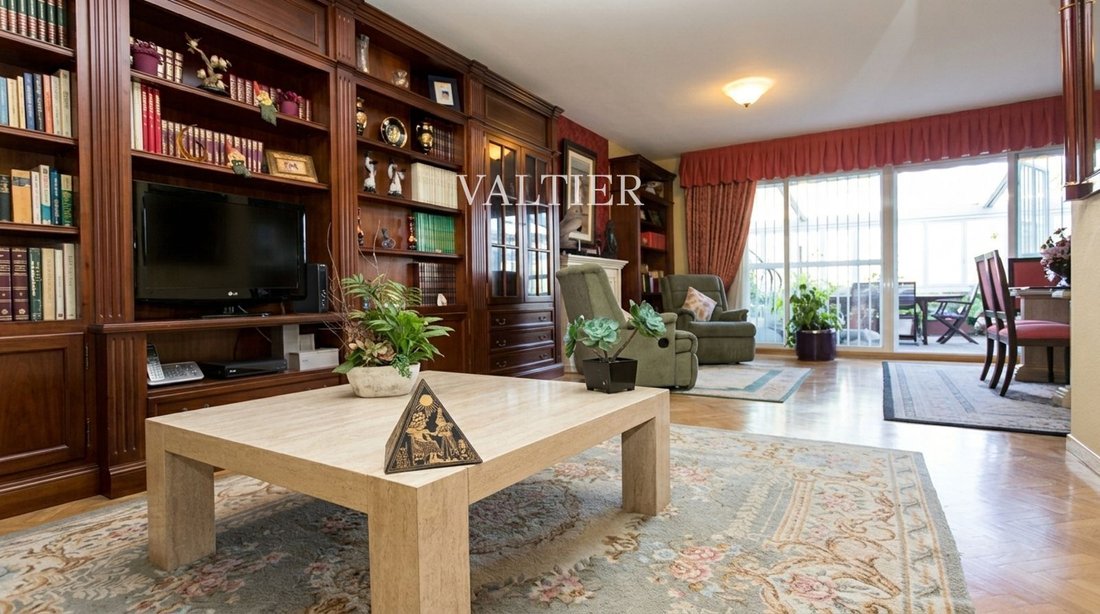 Townhouse in Barajas, Madrid, Spain 3 - 18969898