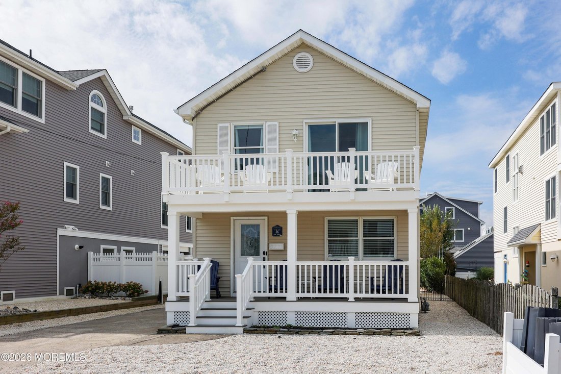 House in Ship Bottom, New Jersey, United States 4 - 18969384