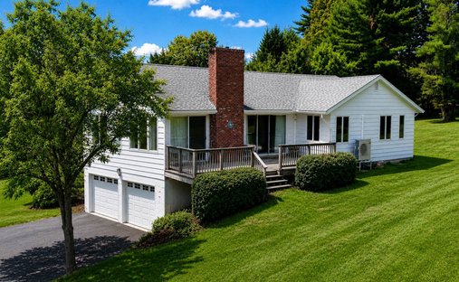 House in New London, New Hampshire, United States 1