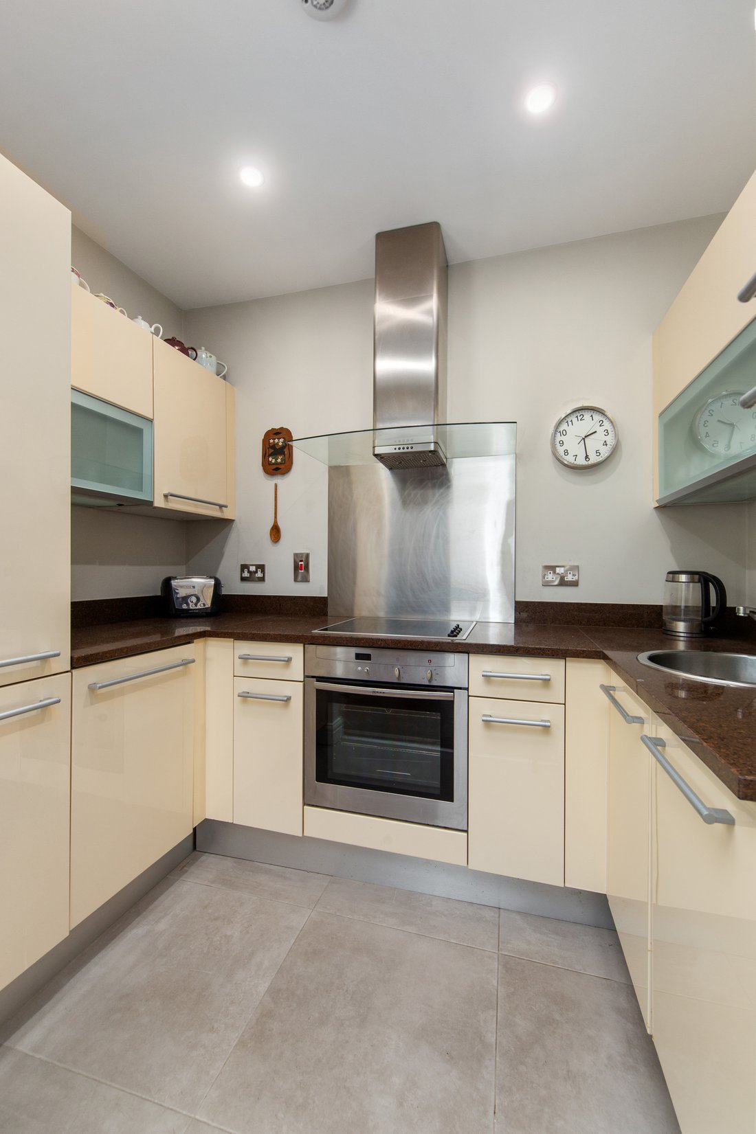Apartment in Dublin, County Dublin, Ireland 5 - 18973399