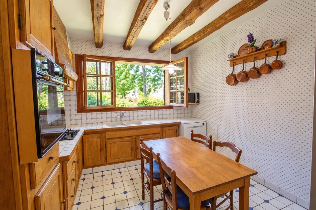 House in Le Mesnil-Saint-Denis, Ile-de-France, France 4 - 18975329
