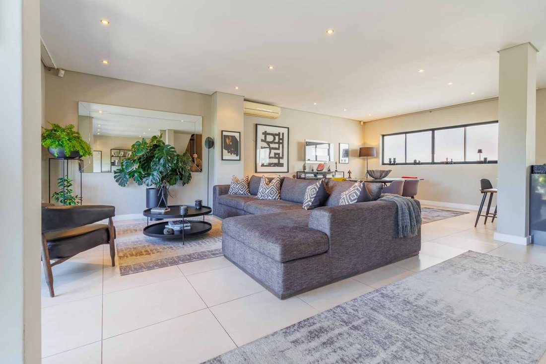 Country House in Sea Point, Atlantic Seaboard, Cape Town 2 - 18972431