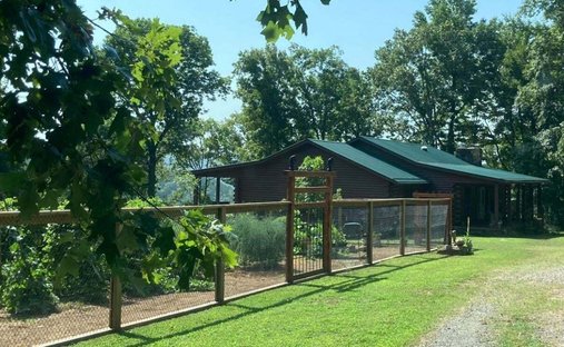 House in Shirley, Arkansas, United States 1
