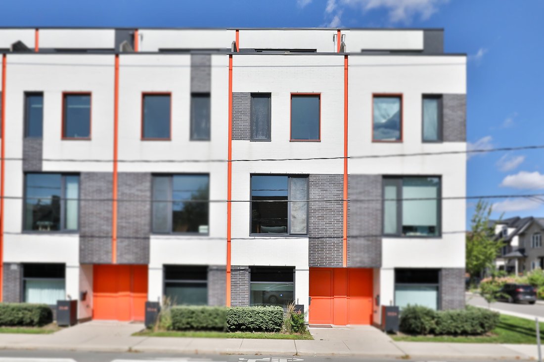 Townhouse in Toronto, Ontario, Canada 2 - 18974433