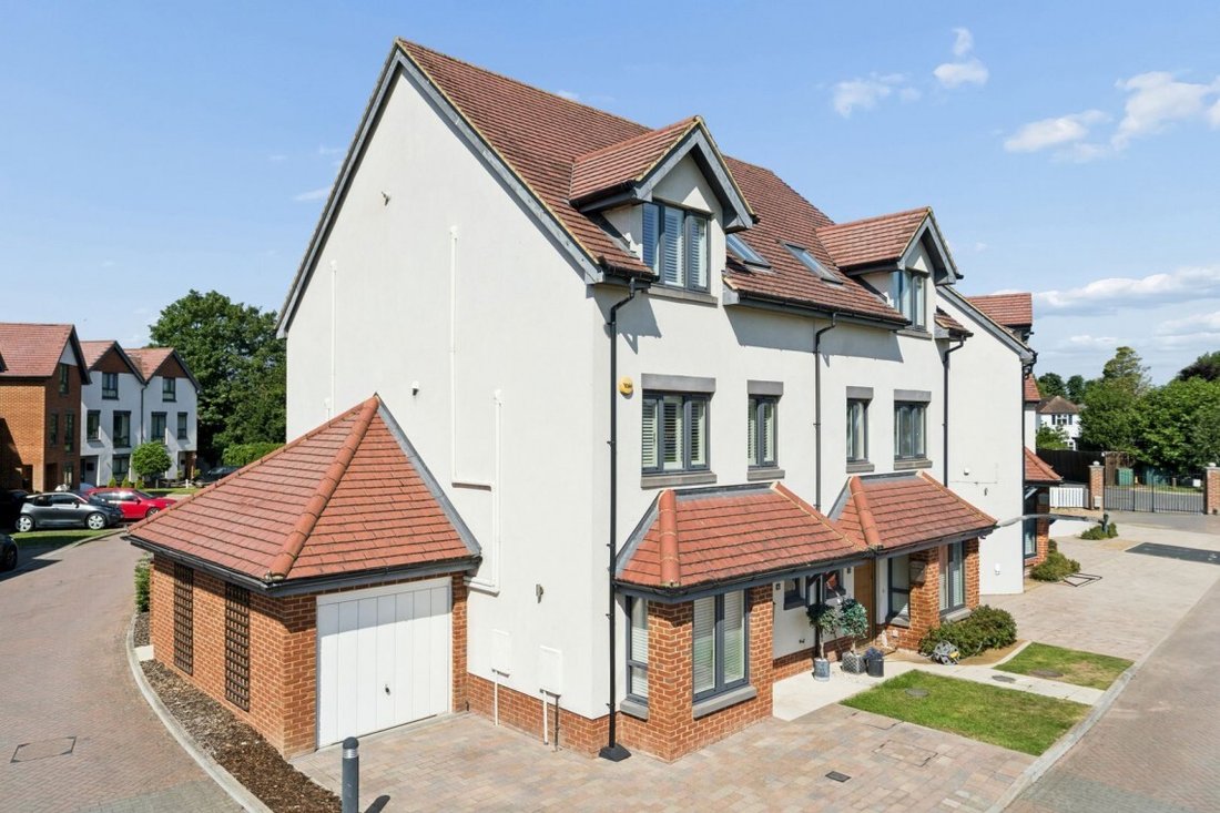 Townhouse in Iver, England 1 - 18265389