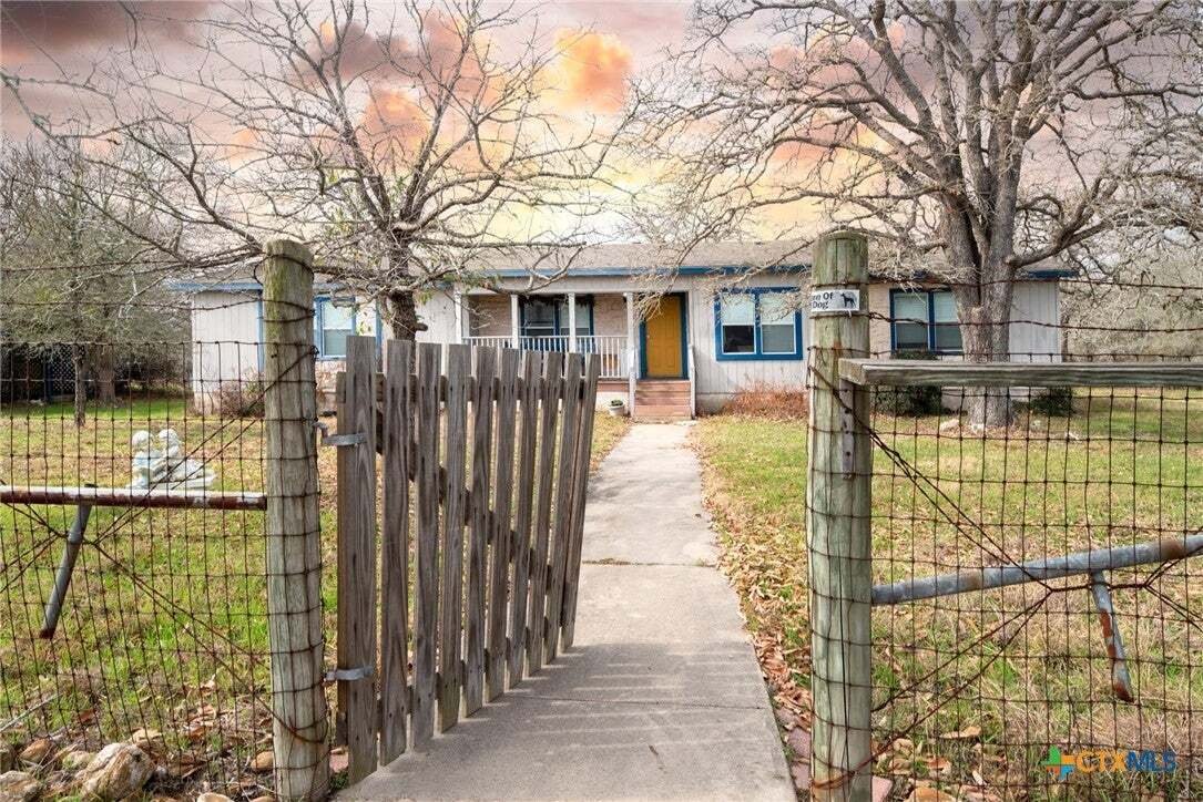 Seguin, Texas, United States 3 - 18969419