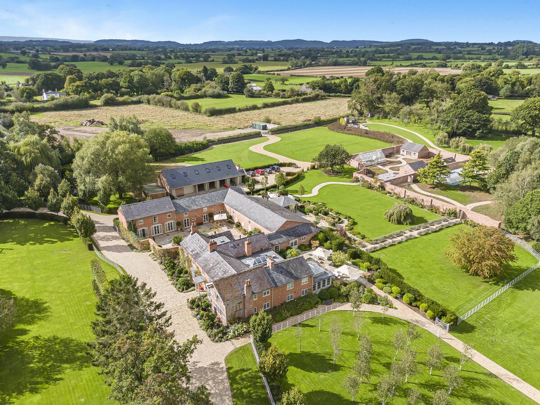 Country House in Cheshire East, England 1 - 18974269