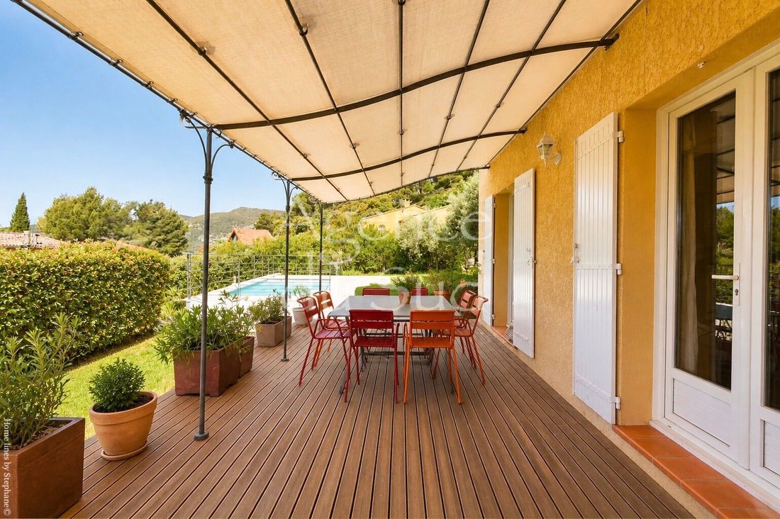 House in Saint-Zacharie, Provence-Alpes-Côte d'Azur, France 1 - 18970372