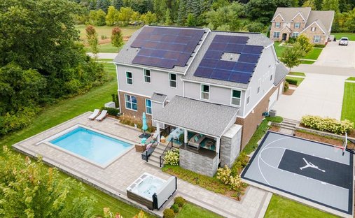 House in Oakland charter Township, Michigan, United States 1