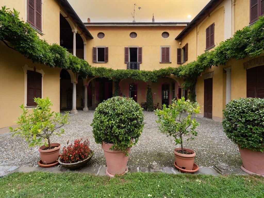 Villa in Brongio, Lombardy, Italy 4 - 18976305