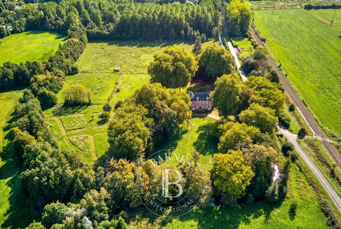 Castle in Blangy-sur-Bresle, Normandy, France 2 - 18980722
