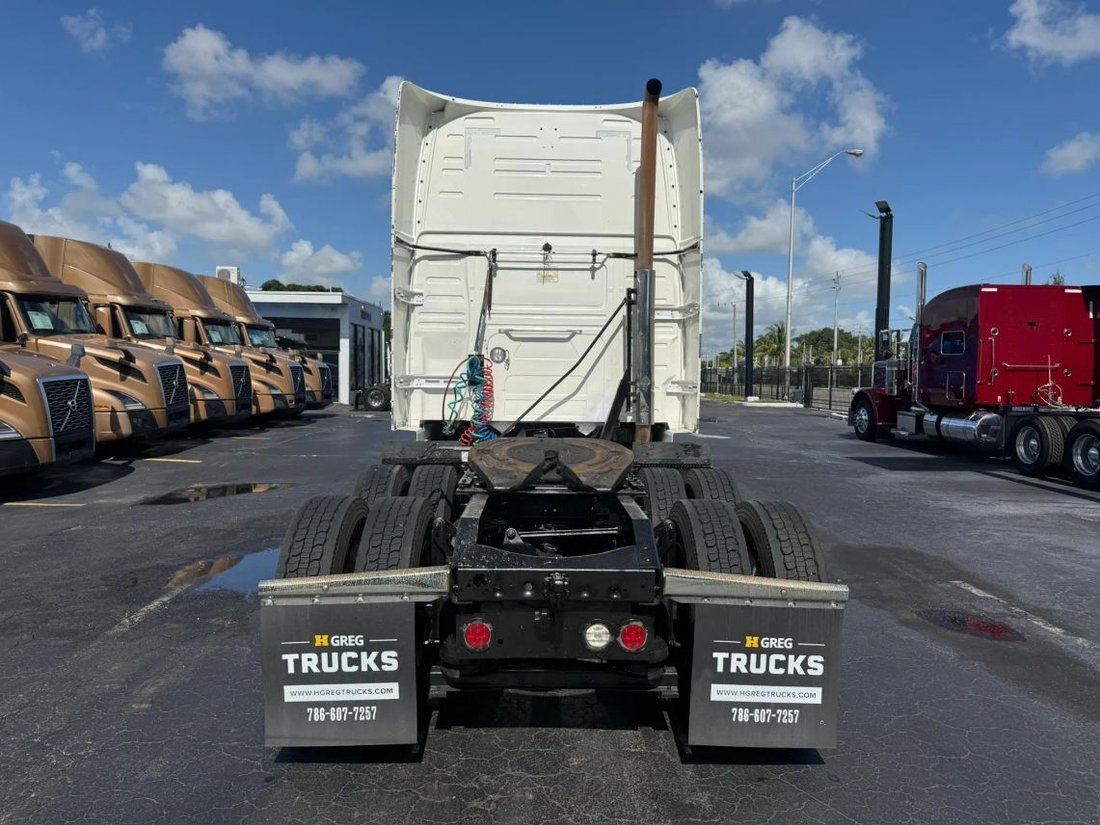 2020 Volvo Commercial VNL VNL 860 Sleeper in Miami, FL, United States 5 - 15443029