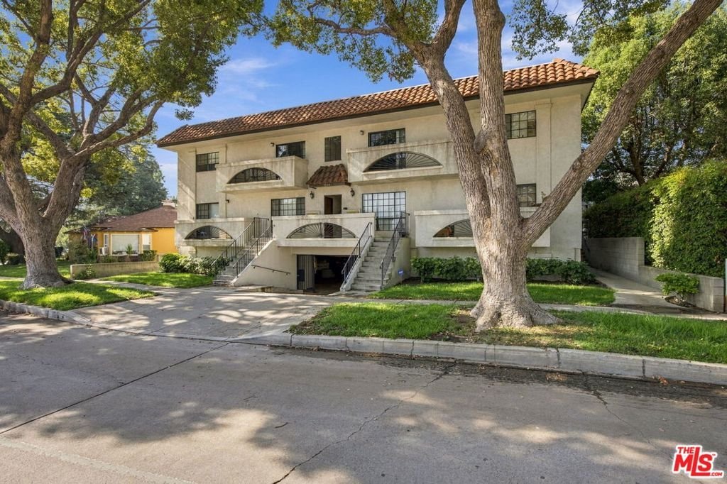 Burbank, California, United States 2 - 18968622