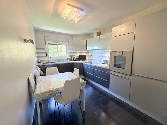Apartment in Écully, Auvergne-Rhône-Alpes, France 5 - 18970811